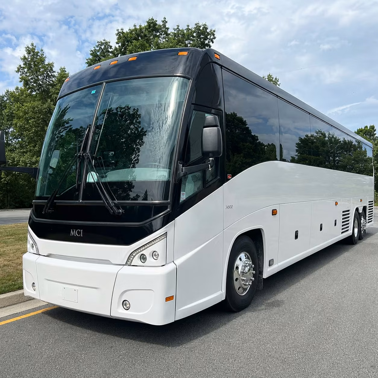 let charterbusrentalplymouthmn com handle long distance transportation for multi day plymouth group trips